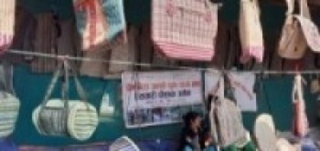 अल्लोका सामग्री किन्न महोत्सव कुर्छन् उपभोक्ता   